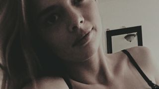 Frankie Shaw - SMILF s01e01 (2017) celebrity hot scene