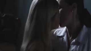 Janna Lisa Dombrowsky, Susanne Sachsse - Bandaged (2009) lesbian scene