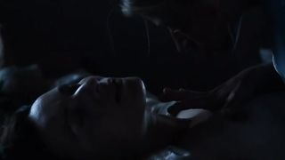 Janna Lisa Dombrowsky, Susanne Sachsse - Bandaged (2009) lesbian scene