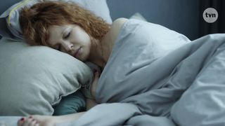 Karolina Gruszka, Oliwia Bosowska - Kod genetyczny s01e01-07 (2020) celeb topless scenes