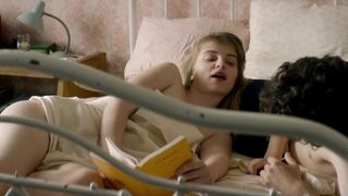 Lou Roy-Lecollinet - Trois souvenirs de ma jeunesse (2015) sexy topless scenes