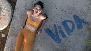 Mishel Prada, Roberta Colindrez, Melissa Barrera - Vida s03e02 (2020) celebs topless scenes