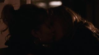 Nadia Tereszkiewicz, Valeria Bruni-Tedeschi, Juliet Doucet - Seules les betes (2019) celeb lesbian scenes