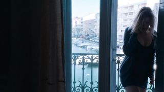 Nadia Tereszkiewicz, Valeria Bruni-Tedeschi, Juliet Doucet - Seules les betes (2019) celeb lesbian scenes