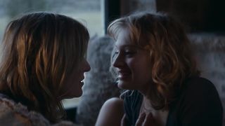 Nadia Tereszkiewicz, Valeria Bruni-Tedeschi, Juliet Doucet - Seules les betes (2019) celeb lesbian scenes