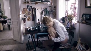 Sofie Torp - Dronning Ingrid (2019) sexy topless scenes