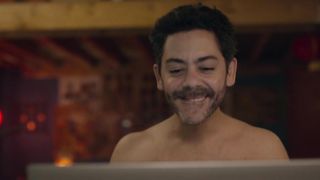 Audrey Lamy, Victoria Olloqui - Tout pour etre heureux (2015)celebrity hot video scene