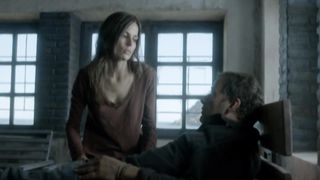 Elena Anaya - Lejos del mar (2015) celeb hot video scene