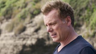 Emma Leonard, Cian Elyse White - 800 Words s01e05 (2015) celebrity topless scenes