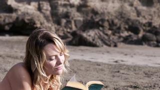 Emma Leonard, Cian Elyse White - 800 Words s01e05 (2015) celebrity topless scenes