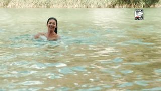 Lavinia Longhi, and other - Station Horizon s01e04 (2015) celeb nude scene