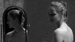 Luise Heyer - Harte (2015) celebs topless scenes