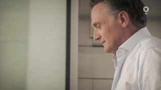 Martina Ebm - Vorstadtweiber s01e03 (2015) actress hot video scene