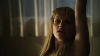 Melissa Rauch naked - The_Bronze (2015) Funny Sport Nude Scene
