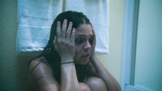 Vanessa Ferlito - Graceland s03e07 (2015) celeb sexy