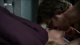 Ida Engvoll - Der Kommissar und das Meer s01e17 (2015) celebrity hot video scene