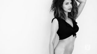 Nosheen_Phoenix_-_Becoming_Attraction (2015)