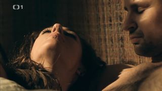 Viktorie Haskova - Na druhy pohled (2014) celeb hot scene