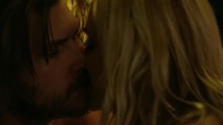 Laura_Vandervoort_-_Bitten_s01e09 (2014)
