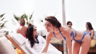 Beau_Garrett__Necar_Zadegan_-_Girlfriends__Guide_to_Divorce_s01e01-07 (2014)