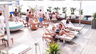 Beau_Garrett__Necar_Zadegan_-_Girlfriends__Guide_to_Divorce_s01e01-07 (2014)