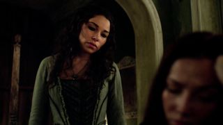 Lise_Slabber__Jessica_Parker_Kennedy__Clara_Paget_-_Black_Sails_s02e01 (2014)