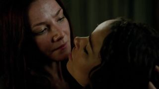 Lise_Slabber__Jessica_Parker_Kennedy__Clara_Paget_-_Black_Sails_s02e01 (2014)