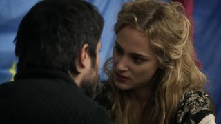 Nora Arnezeder, Lola Kirke - Mozart in the Jungle s01e09 (2014) celebrity sexy