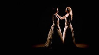 Patrícia Niedermeier, Ana Abbott - Dois Casamentos (2014) celebs nude video